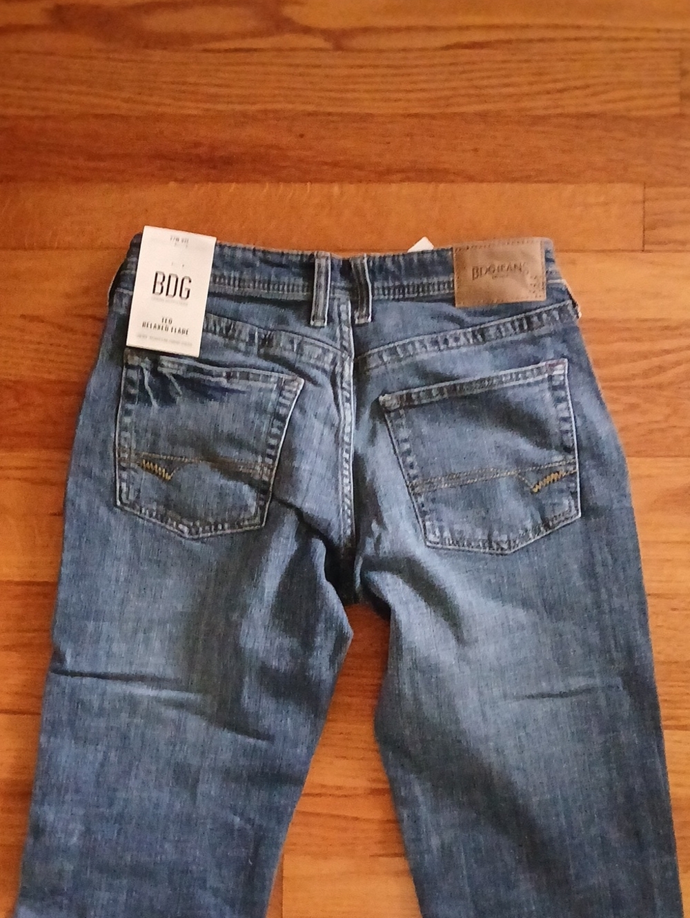 NWT BDG Teo Low-Rise Relaxed  Flare Leg Jeans Oxford Blue ■ Size 27 x 32 - Picture 13 of 15